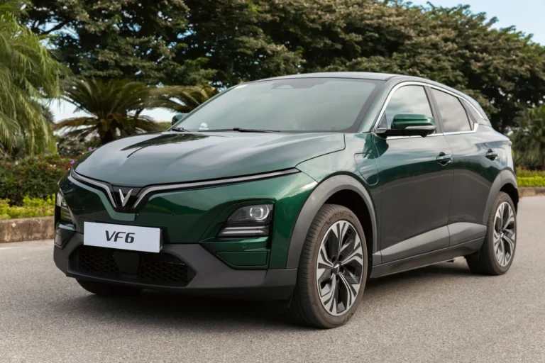 vinfast vf 6 green colour on the road