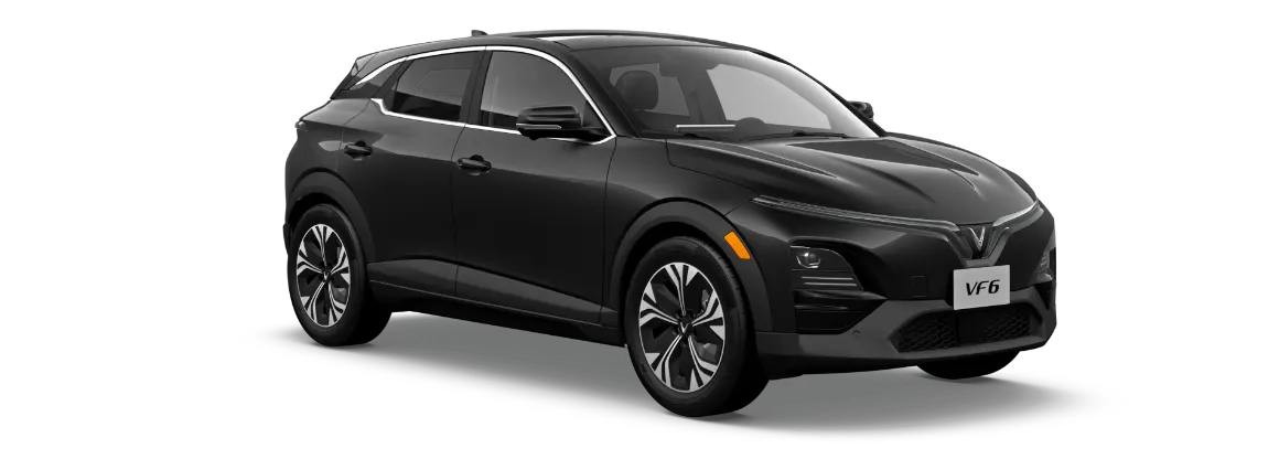 VinFast VF 6 warna Jet Black, SUV listrik premium dengan cat hitam mengkilap yang memancarkan kesan mewah, eksklusif, dan berkelas tinggi.