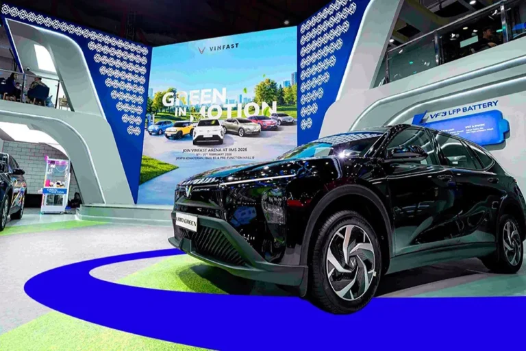 Peluncuran dan Pengumuman harga VinFast Limo Green di panggung IIMS 2026.