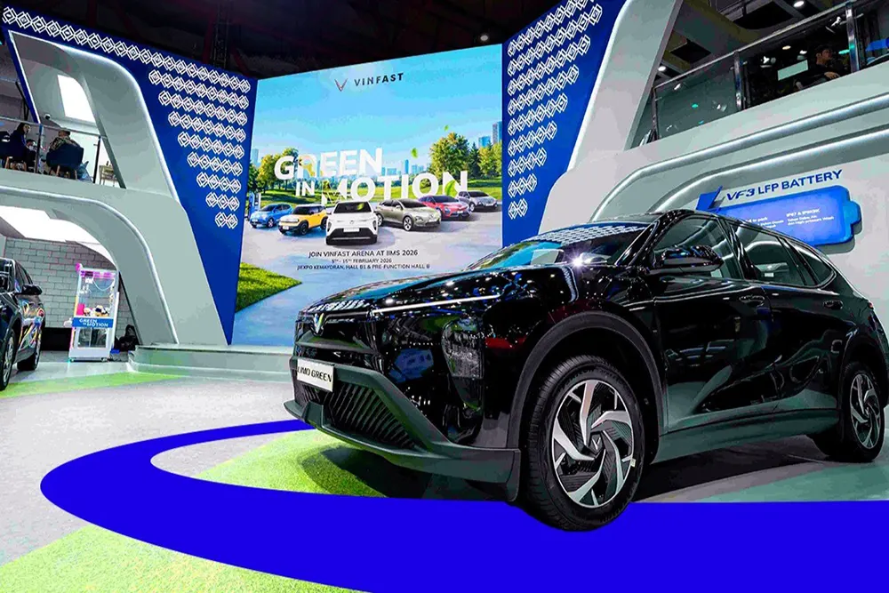 Peluncuran dan Pengumuman harga VinFast Limo Green di panggung IIMS 2026.